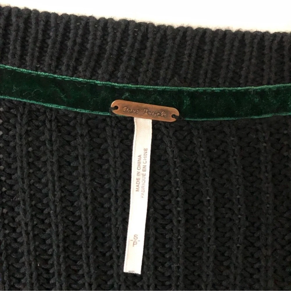 Free People Damsel‎ Flare Sleeve Cable Knit Black Pullover Sweater S
